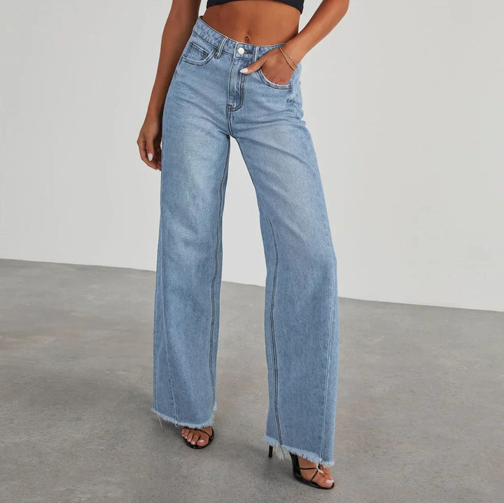 in Grau mit Raw-Hem Jeans in Hellblau