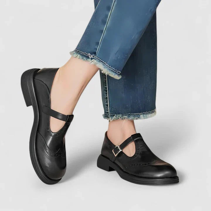 Klassische Damen Stiefeletten aus Leder mit T-Riemen in Schwarz
