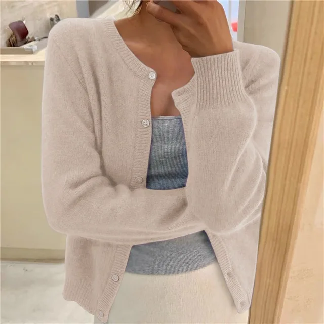 Klassische Damen Strickjacke für den Alltag in Aprikose