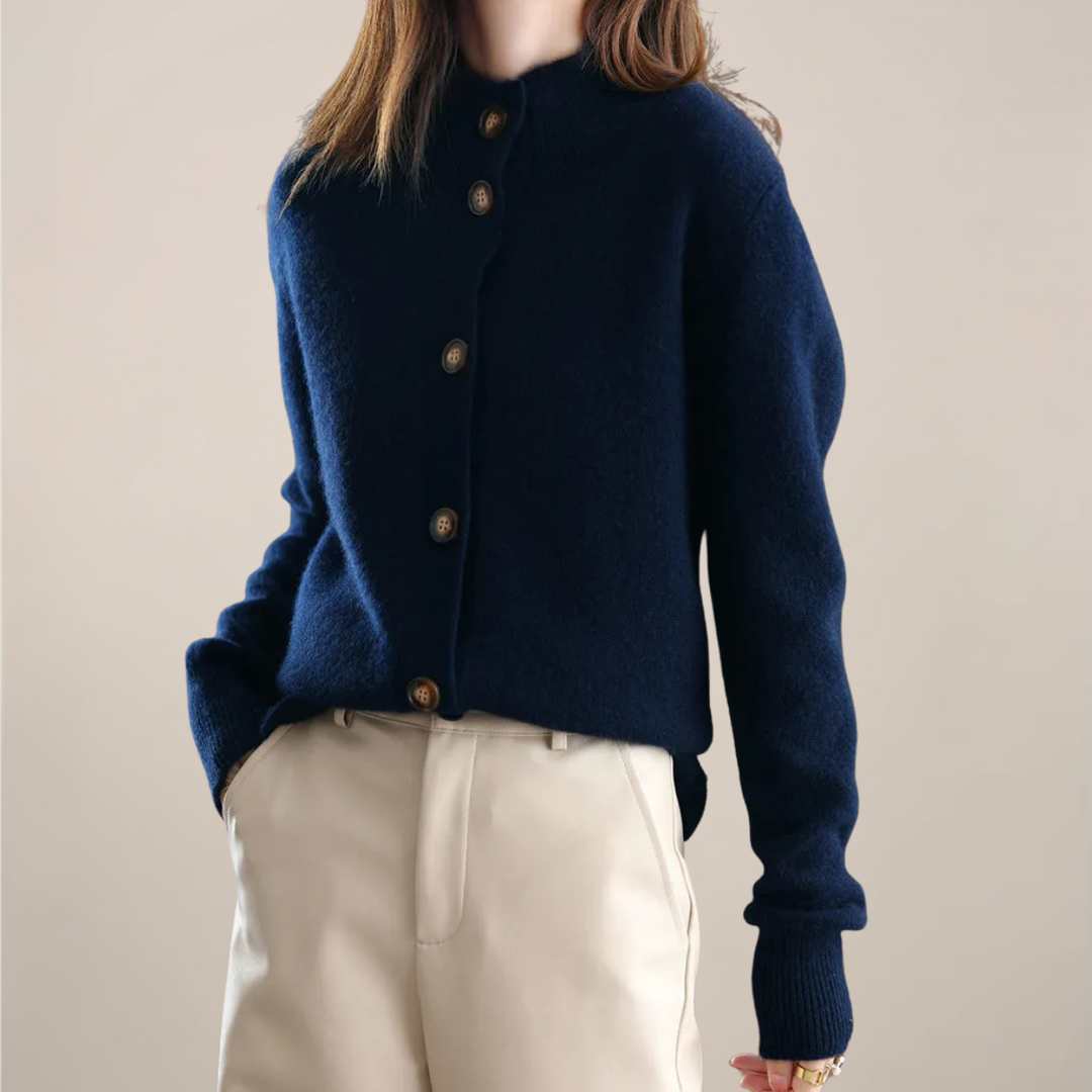 Klassische Damen Strickjacke für kühle Übergangstage in Marineblau