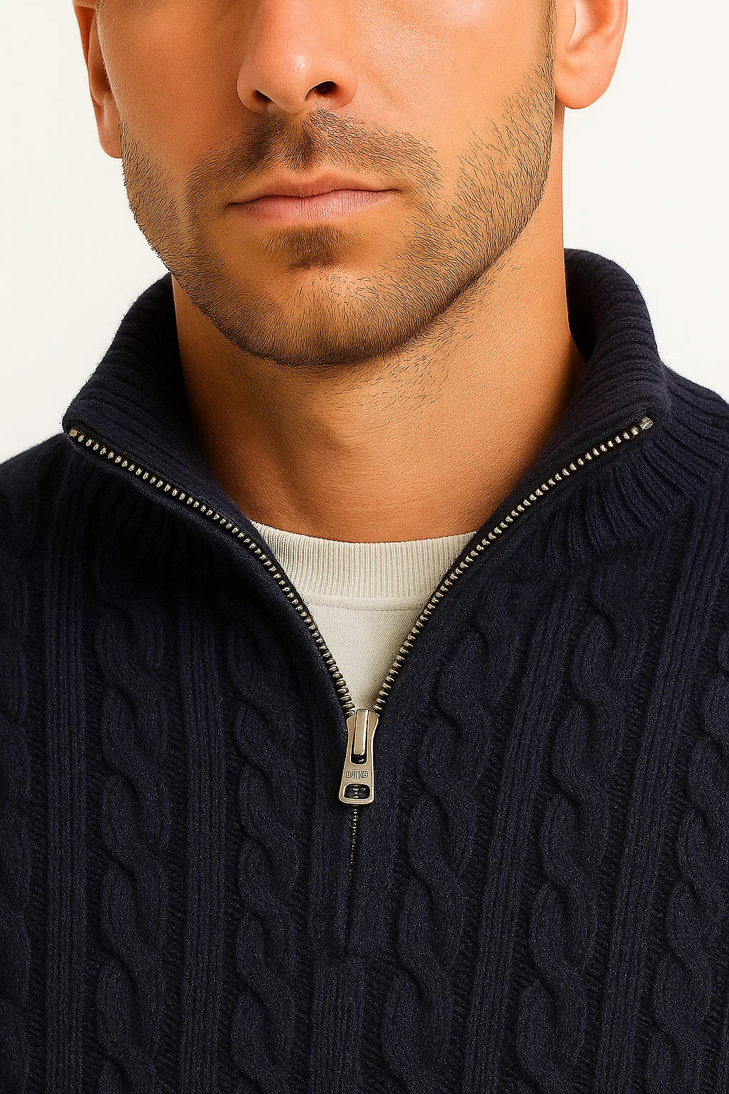 Klassischer Herren Pullover mit Zopfmuster und Reißverschluss in Schwarz 3