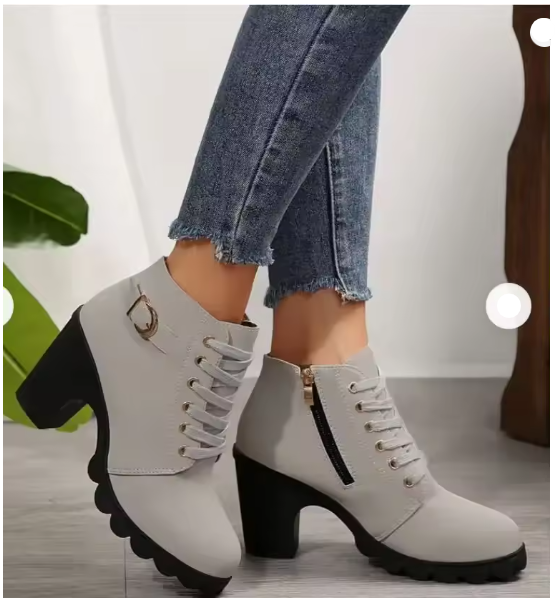 Komfortable Damen Stiefel in zeitloser Eleganz in Grau