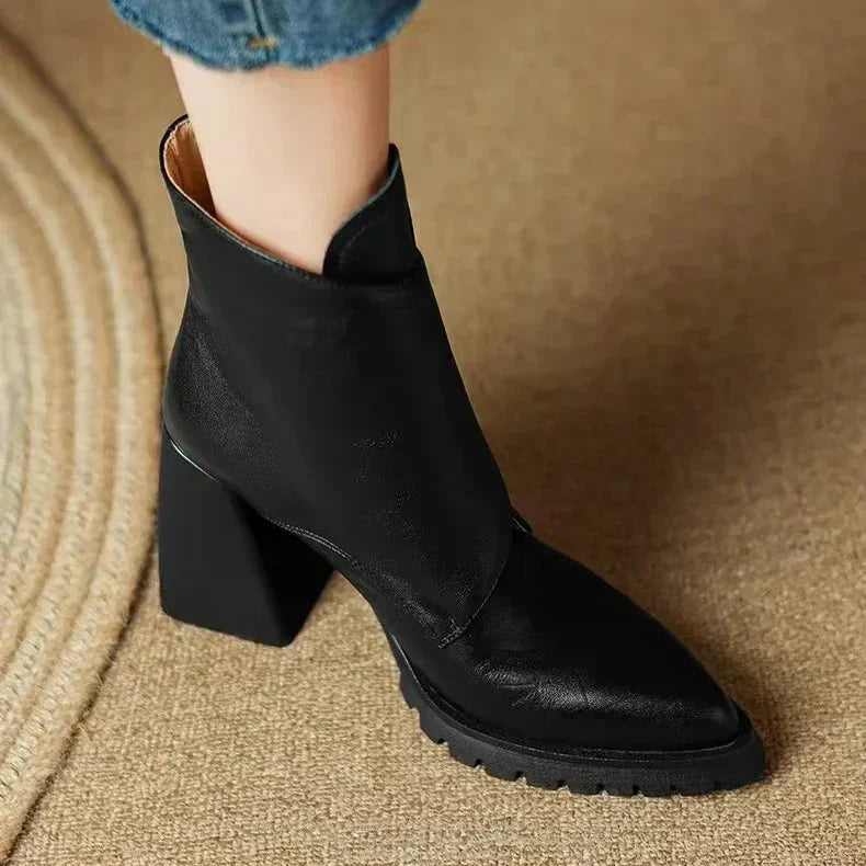 Komfortable Damen Stiefeletten im klassischen Stil (4)