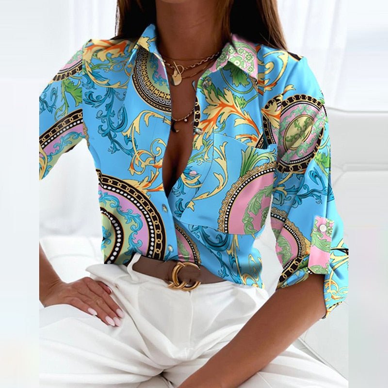 Kuschelige Bluse im zeitlosen Stil in Hellblau