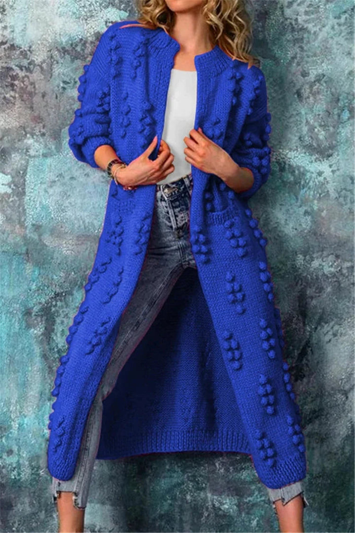 Lange Damen Strickjacke im Norweger-Stil mit Pompons in Blau