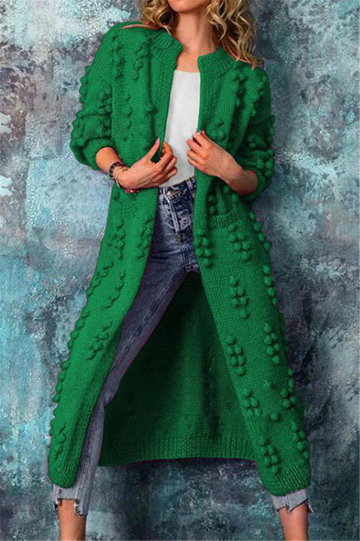 Lange Damen Strickjacke im Norweger-Stil mit Pompons in Grün