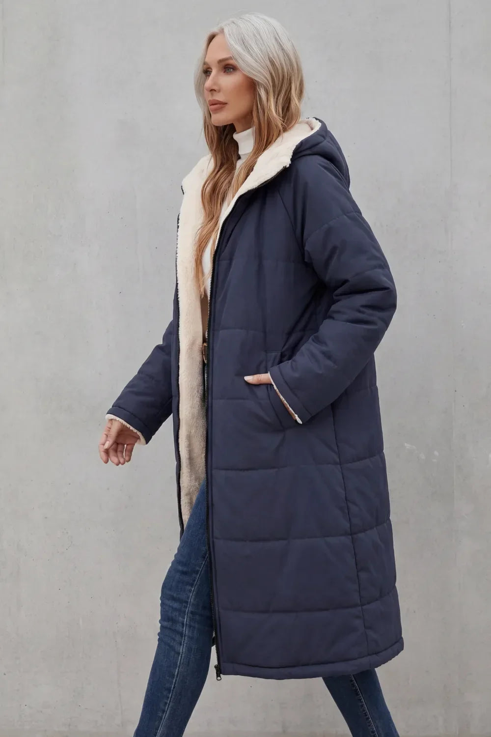 Lange Damen Winterjacke mit Kapuze (3)