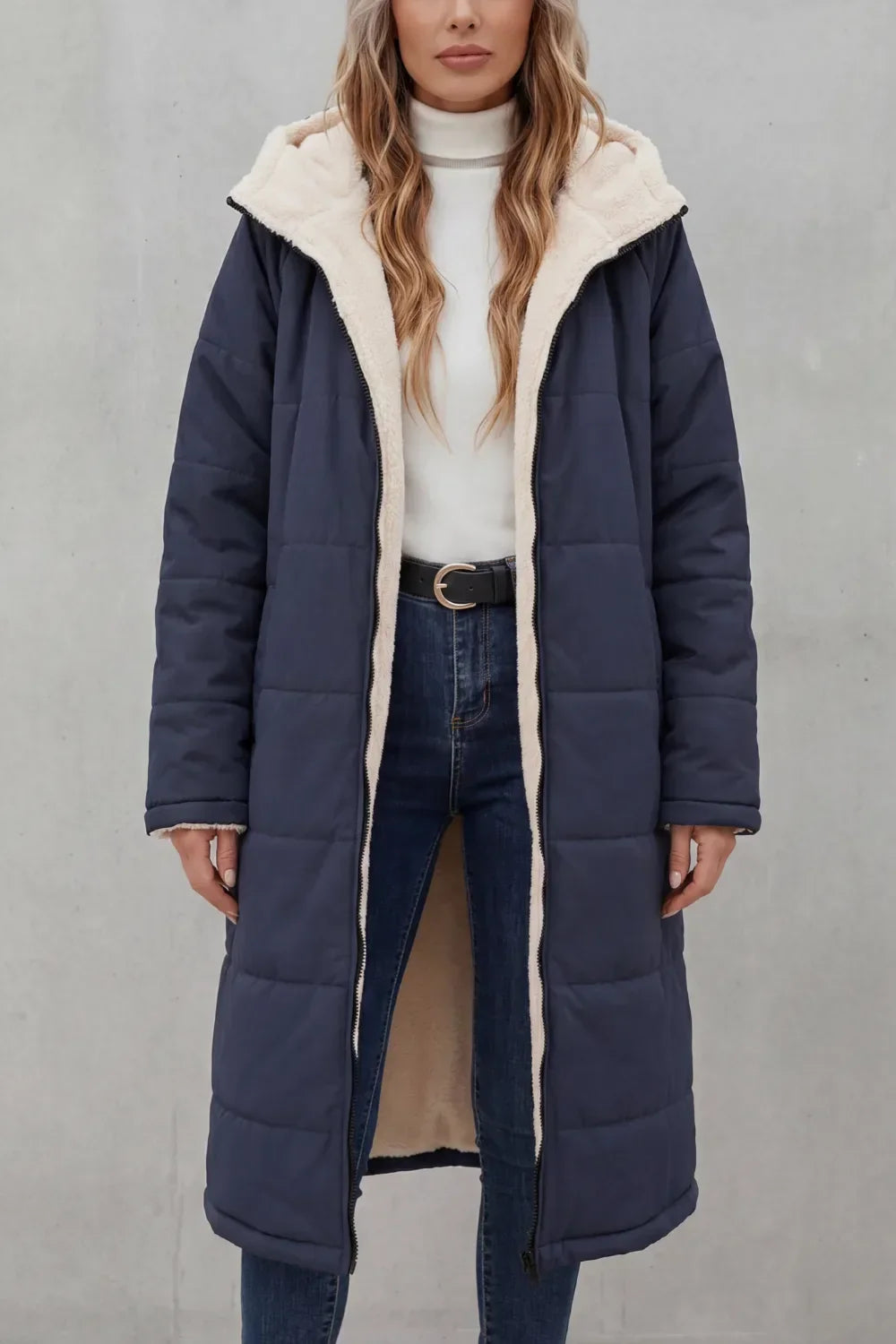 Lange Damen Winterjacke mit Kapuze in Dunkelblau