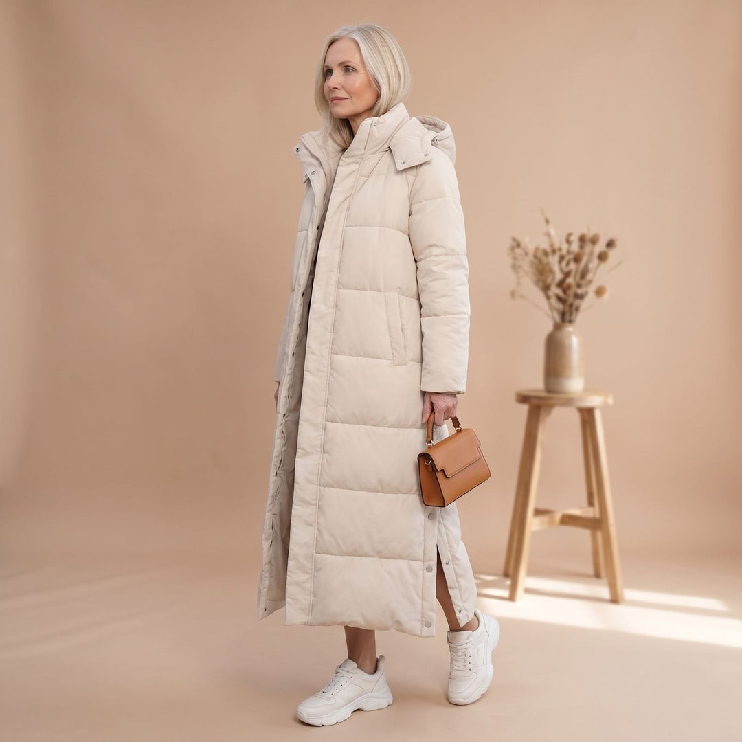 Lange Gesteppte Damen Winterjacke mit Kapuze in Beige