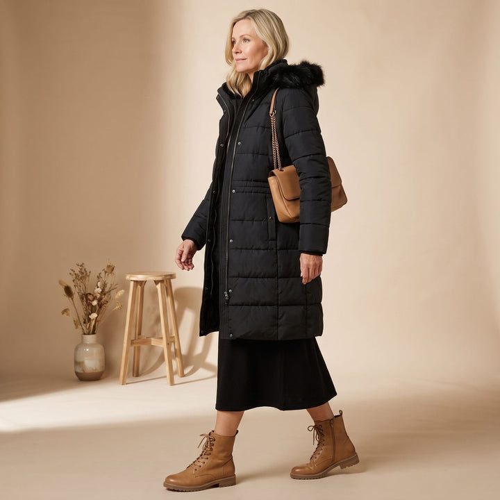 Lange Gesteppte Damen Winterjacke mit Kapuze in Schwarz