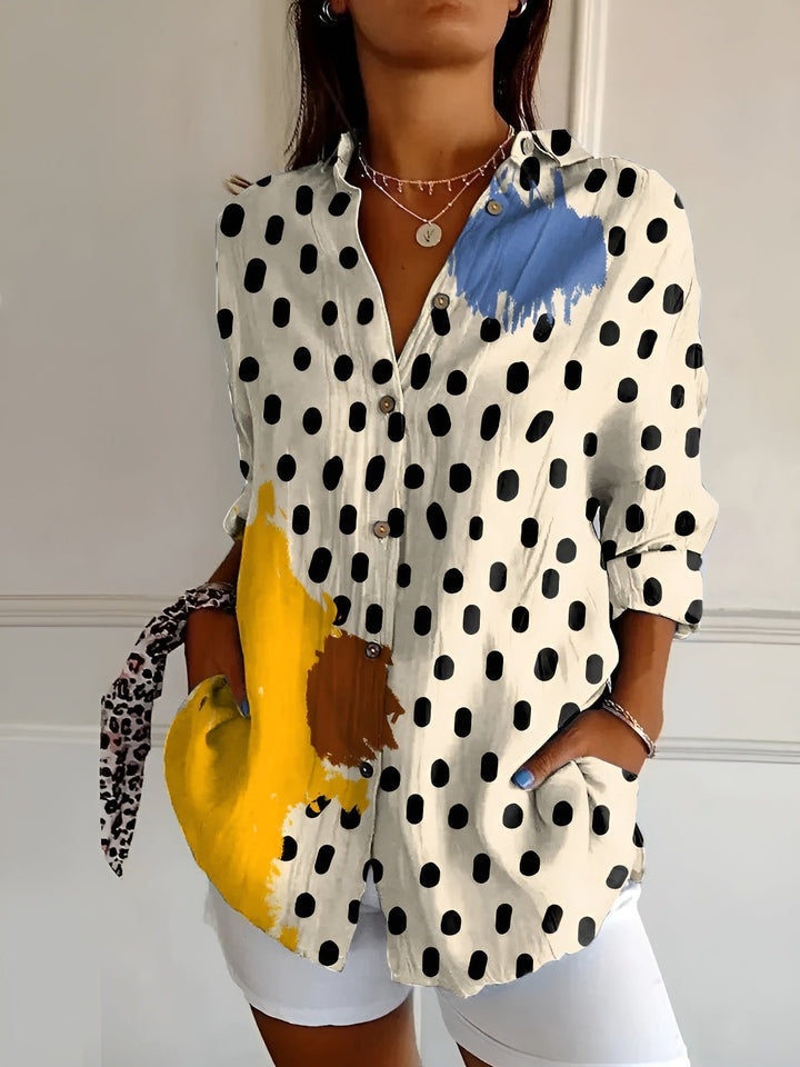 Lebendige Vintage-Bluse in Polka