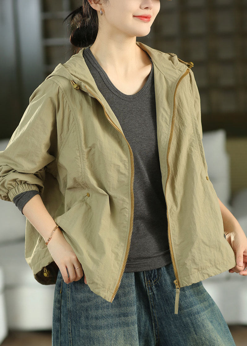 Leichte Damen Winterjacke mit Kapuze in Grün