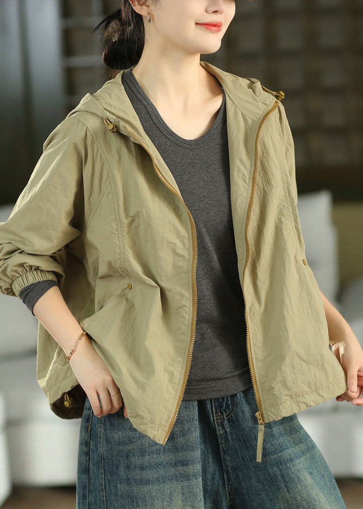 Leichte Damen Winterjacke mit Kapuze in Grün