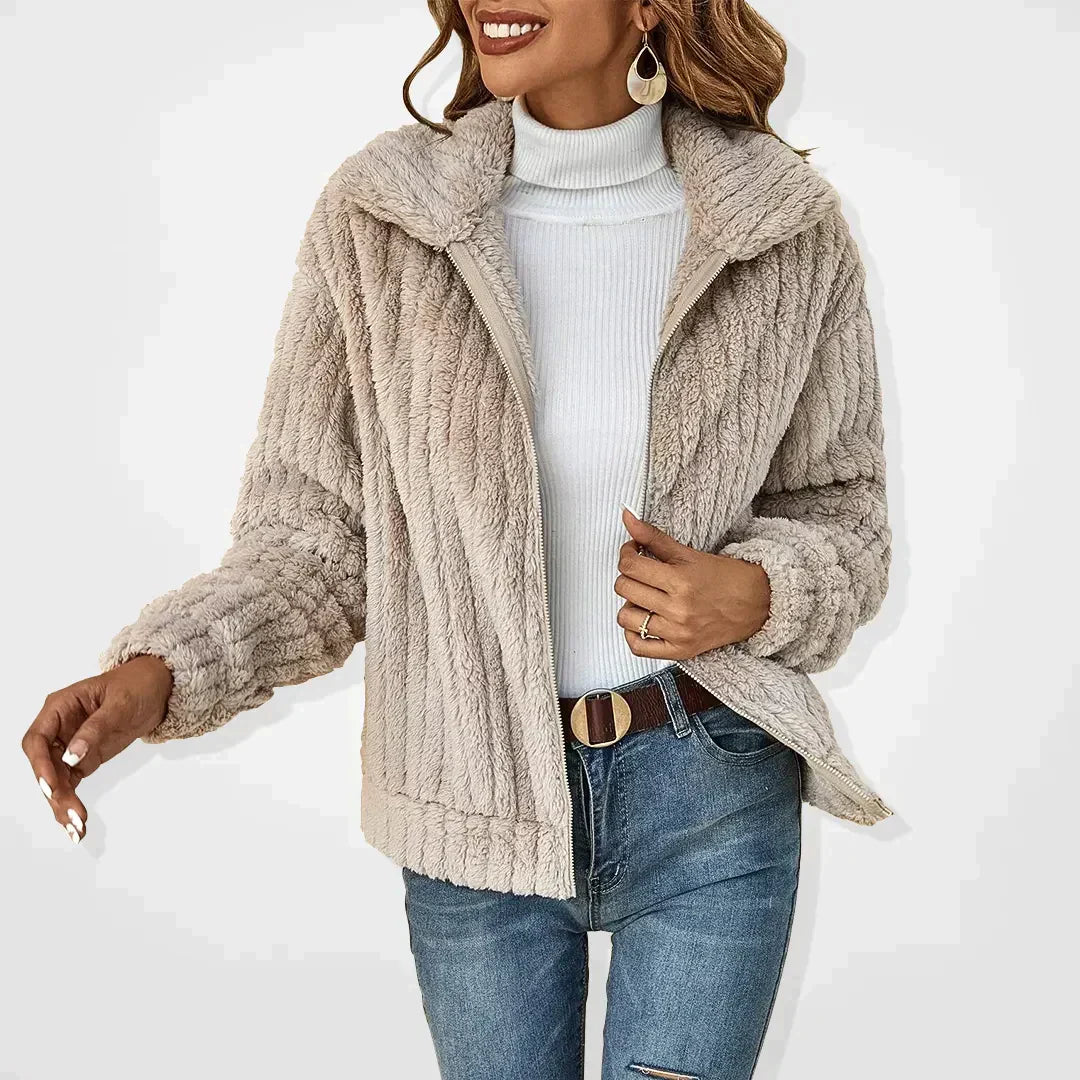 Lockere Damen Strickjacke für den Herbst in Aprikose
