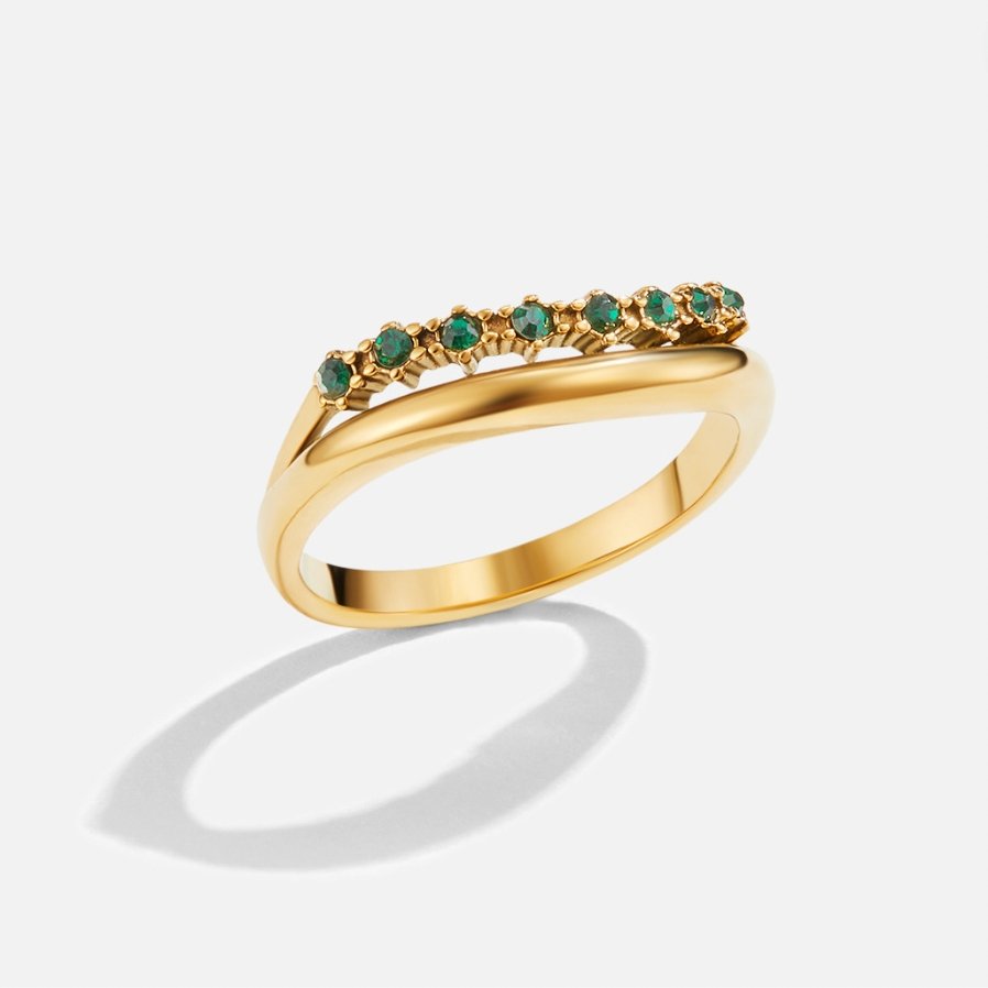 Smaragdgrüner mehrschichtiger Ring