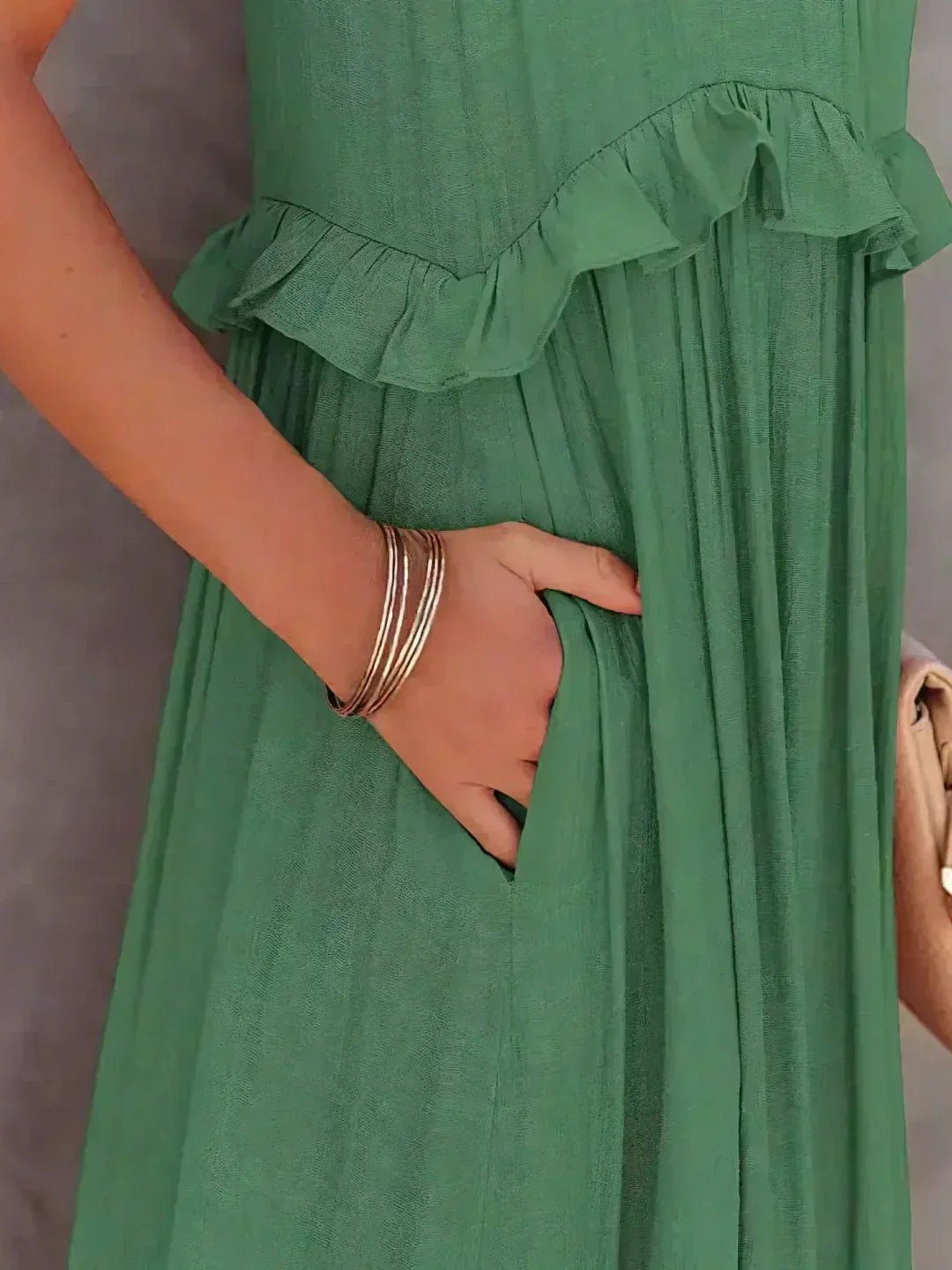 Maxikleid mit Volants & Neckholder-Ausschnitt in Grün 6