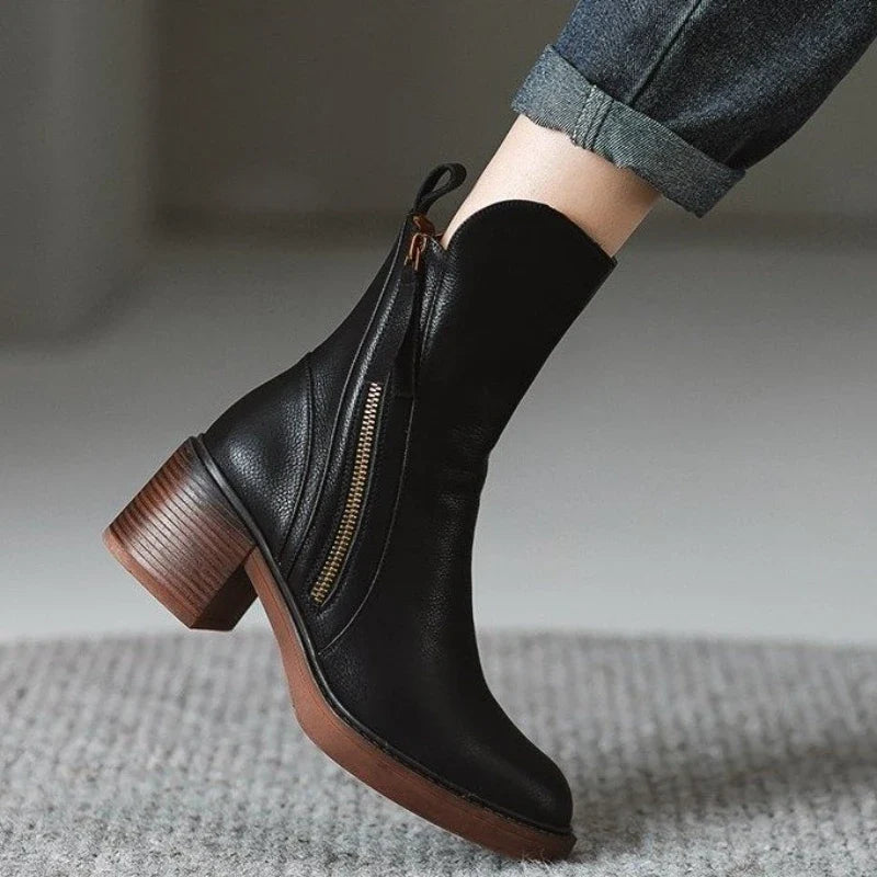 Premium-Leder Damen Stiefeletten mit Reißverschluss in Schwarz