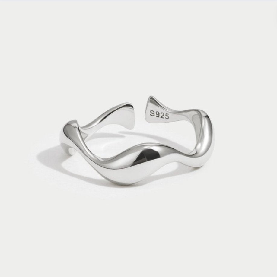 Waves Minimalistischer verstellbarer Ring