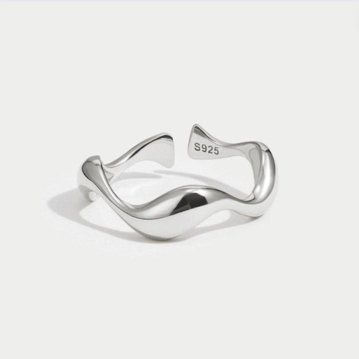 Waves Minimalistischer verstellbarer Ring