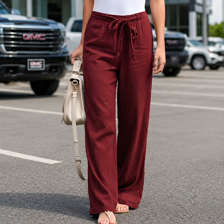 Trendige Hose mit weitem Bein in Weinrot