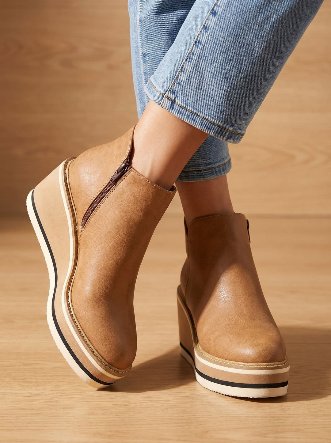 Wasserdichte Damen Stiefeletten aus Kunstleder mit Keilabsatz-Plattform (3)