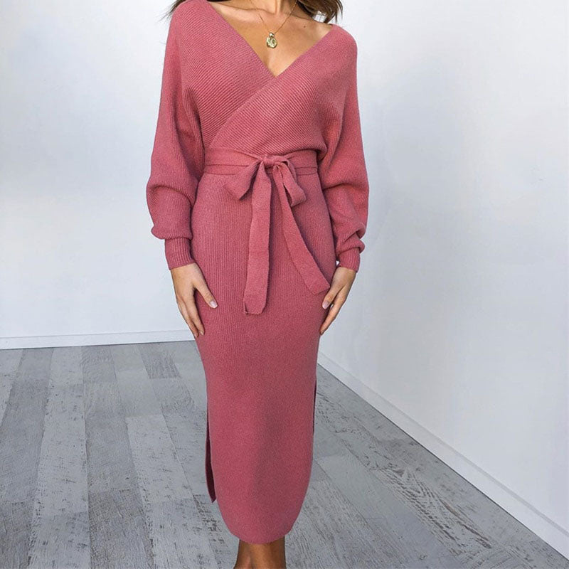 Weiches figurebetontes Strickkleid für elegante Damen in Hellviolett