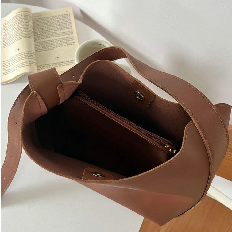 Zeitlose Damen Handtasche mit eleganter Schnalle (10)