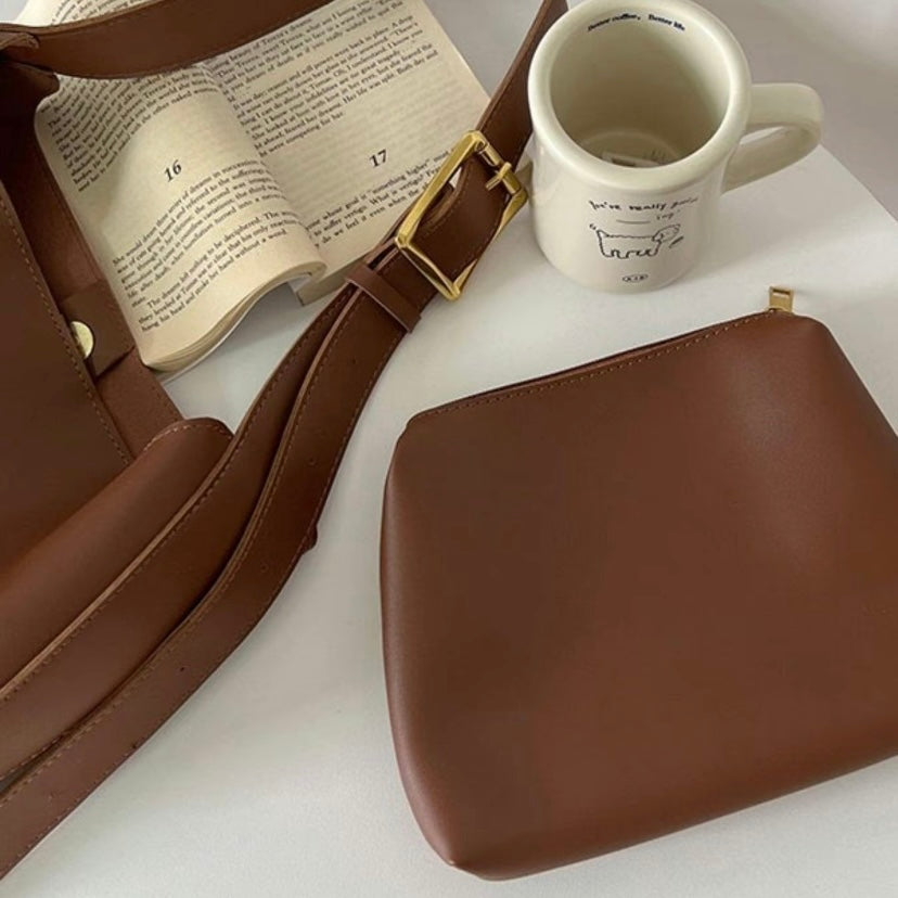 Zeitlose Damen Handtasche mit eleganter Schnalle (3)